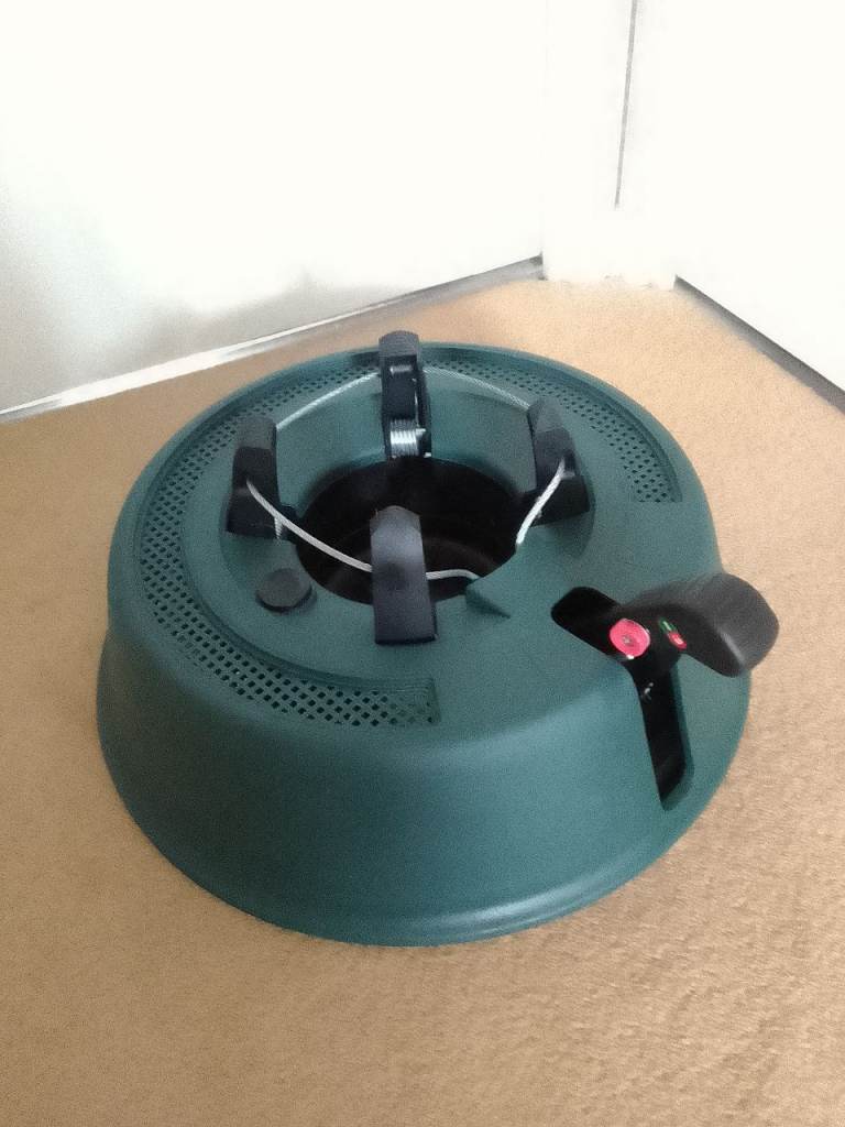 Heavy duty Christmas tree stand 