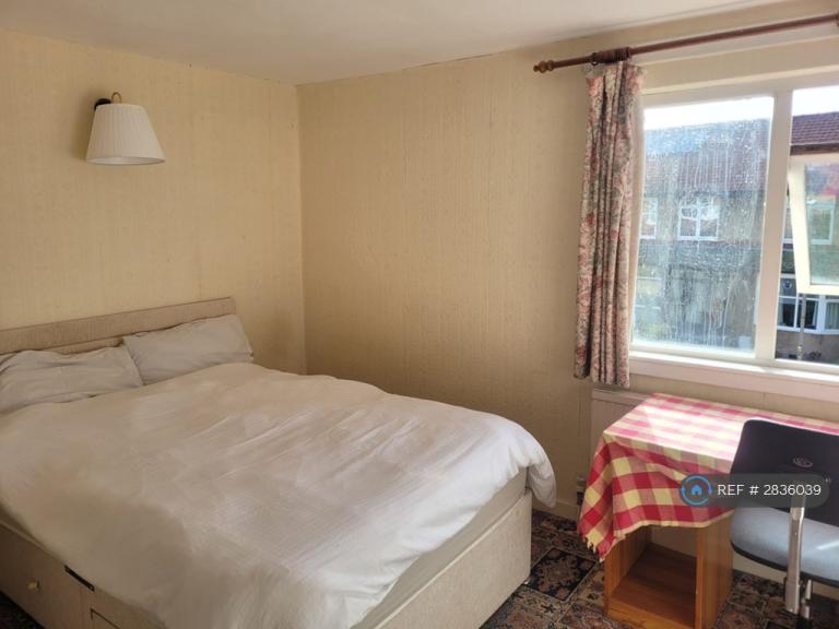 1 bedroom in Southampton Drive, Glasgow, G12 (#2836039)