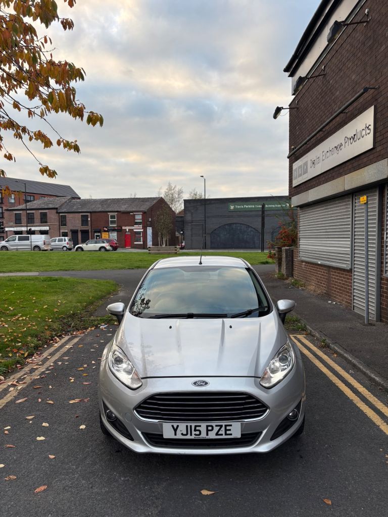 Ford, FIESTA, Hatchback, 2015, Manual, 1241 (cc), 5 doors