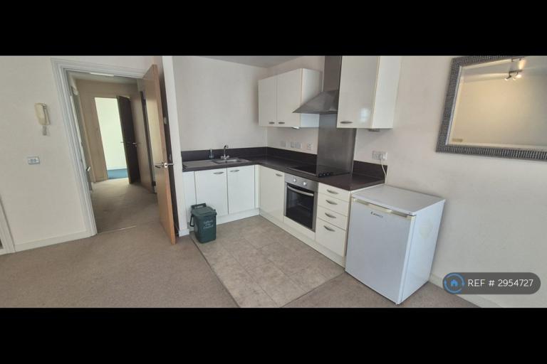 1 bedroom flat in Evergreen Mews, Salford, M7 (1 bed) (#2954727)