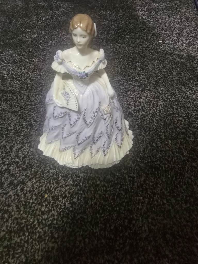 image for Stunning porcelain ornament 