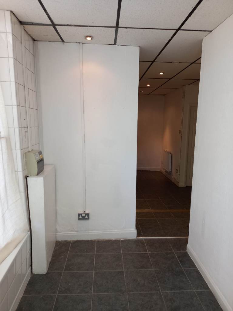 **LET BY** 2 BEDROOM TERRACED HOUSE** NORTH ROAD** ST6 2DN** DSS ACCEPTED** NO DEPOSIT**