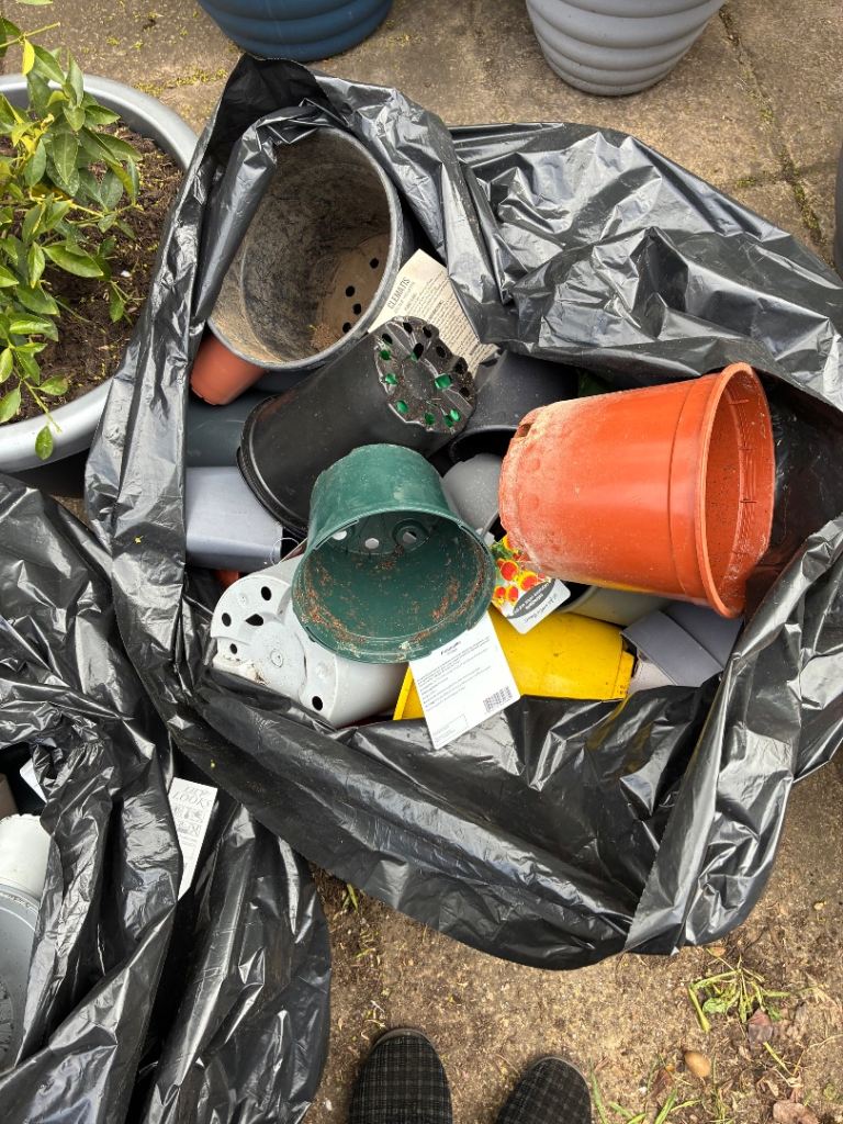 2 giant pots all sizes free now 