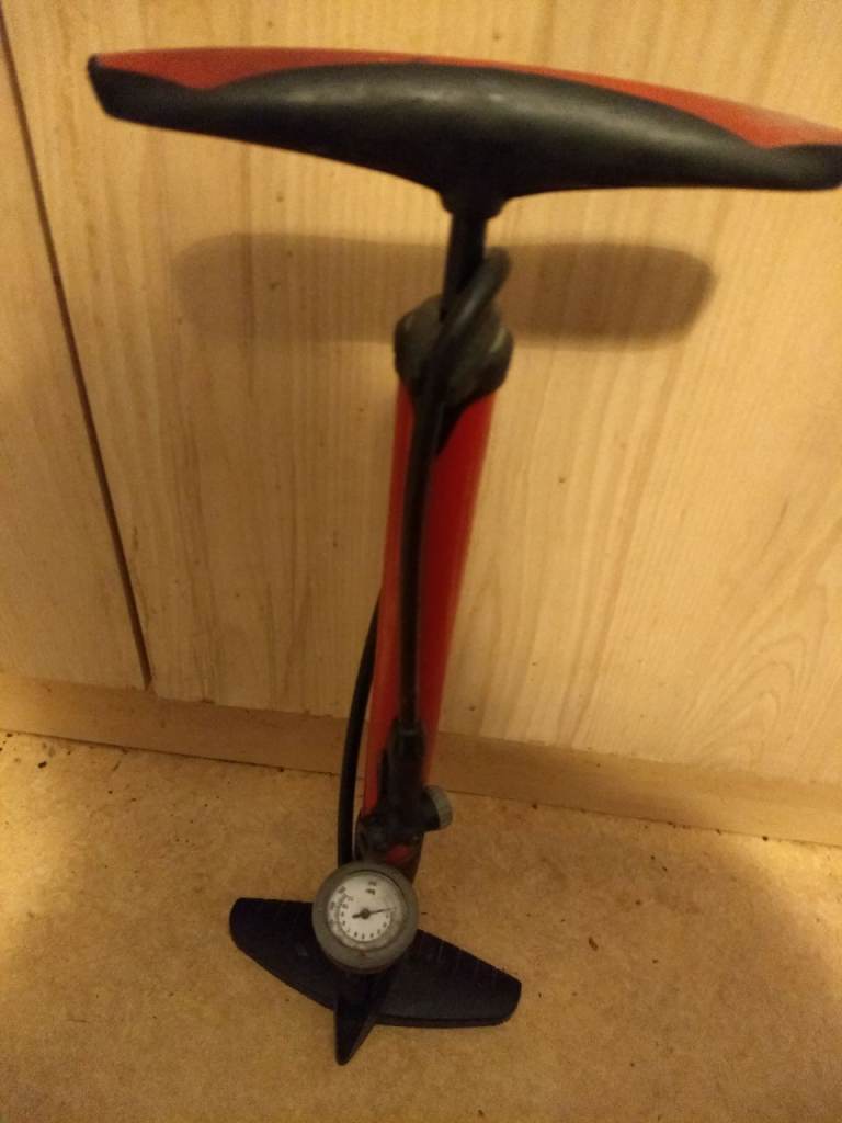 Floor pump for bikes, cars etc. double adaptors. Gauge for reading pressure