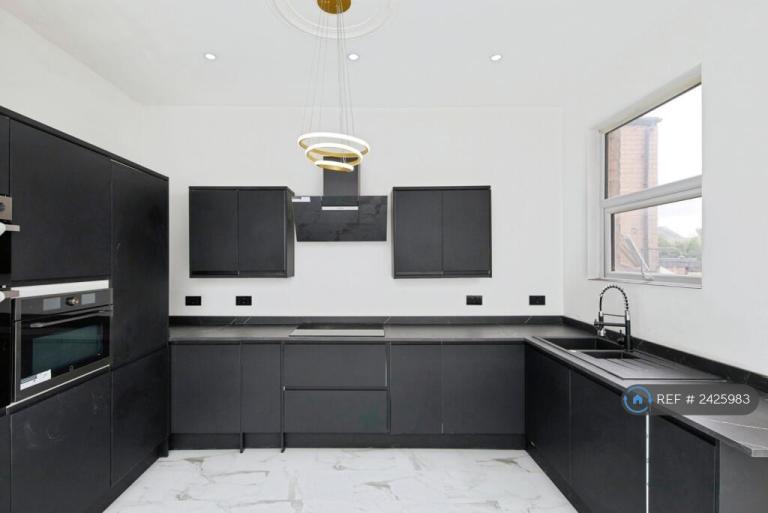 4 bedroom house in Derby Road, Sandiacre, Nottingham, NG10 (4 bed) (#2425983)