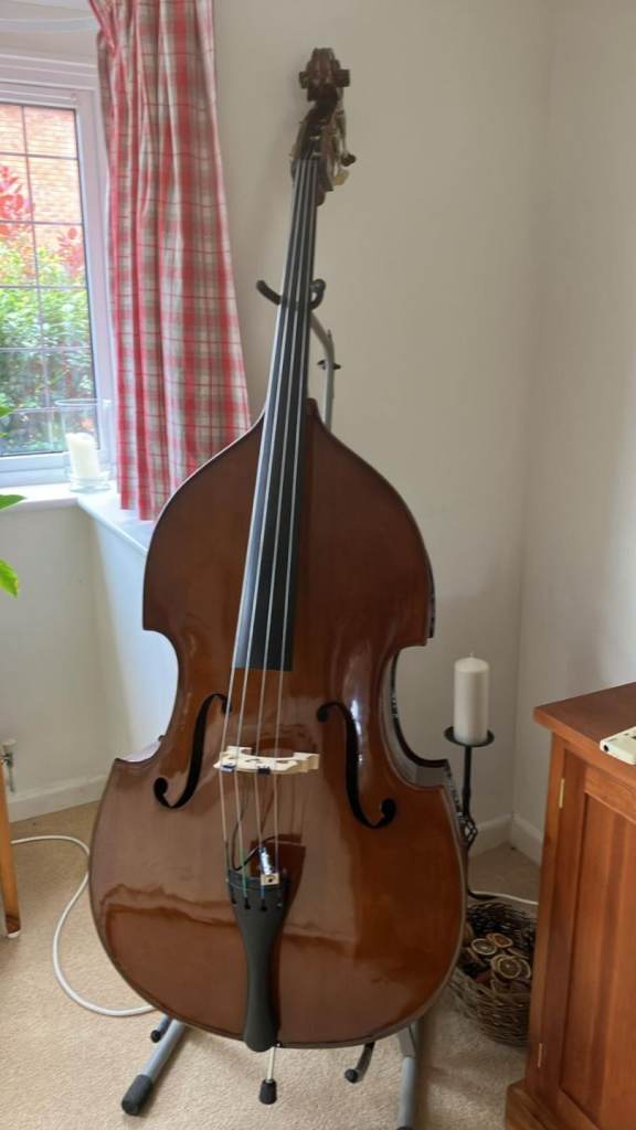 3/4 size Stentor Student 2 double bass 