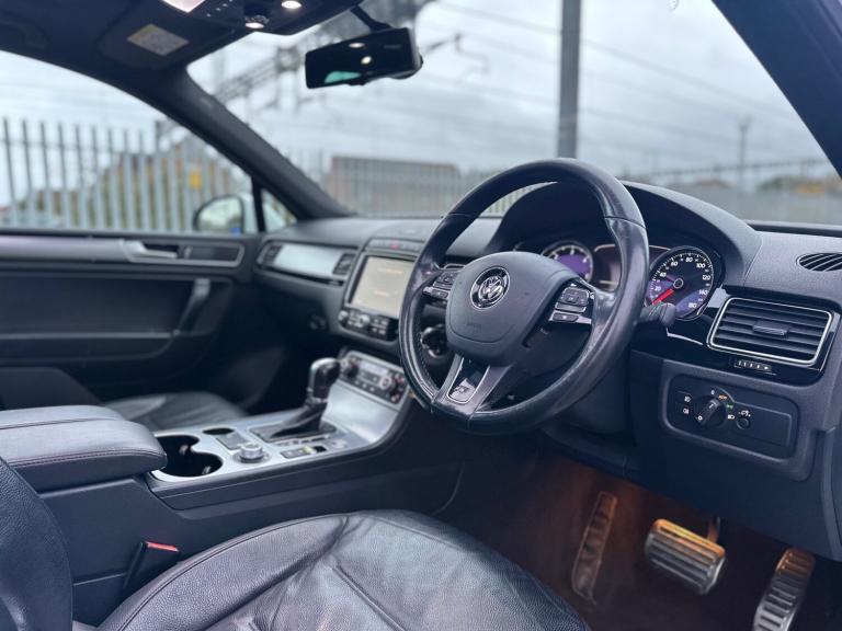 2015 Volkswagen Touareg 3.0 V6 TDI BlueMotion Tech 262 R-Line 5dr Tip Auto Euro 6 ESTATE Diesel A...