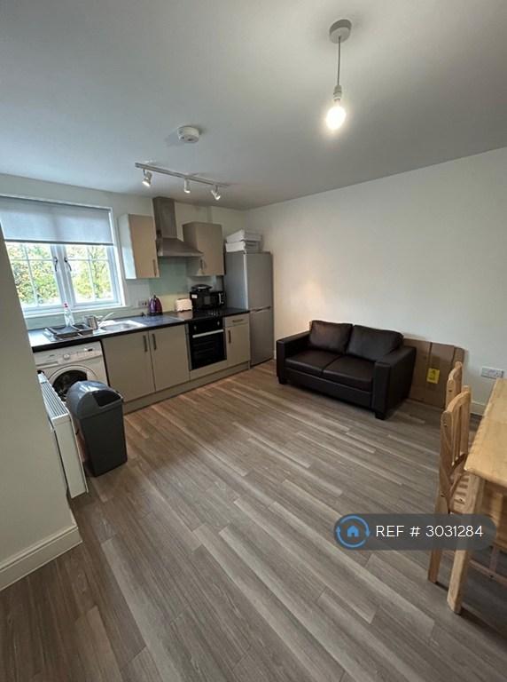1 bedroom flat in Southmill Road, Bishop's Stortford, CM23 (1 bed) (#3031284)
