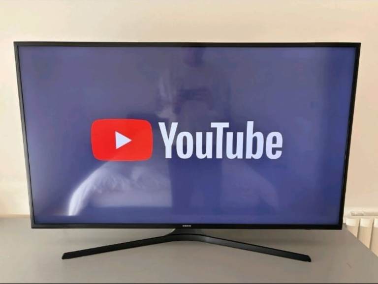 SAMSUNG 50" SMART 4K ULTRA HDR LED TV TELEVISION 