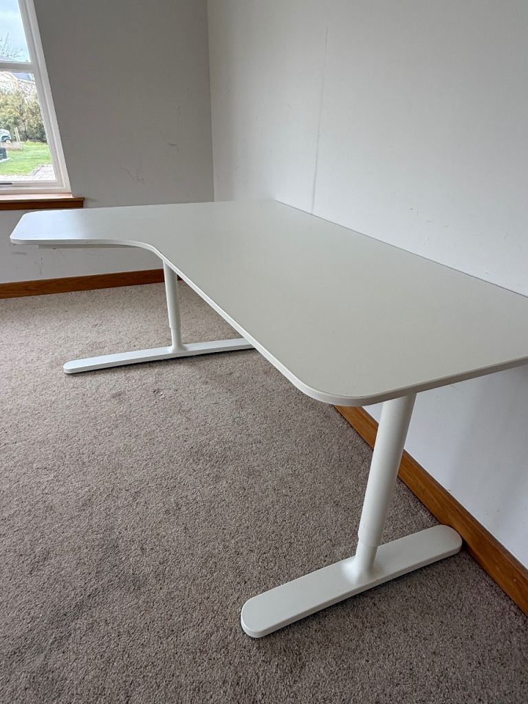 Desk IKEA Bekant LH Curve Size 160cm x 110cm x 60cm Colour White