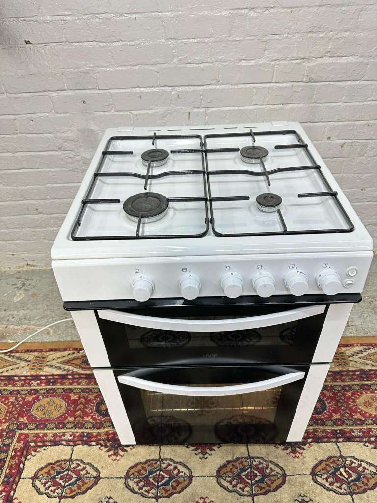 White Freestanding Cooker with Double Oven – Good Condition