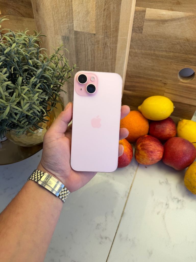 iPhone 15 - 128gb Pink Unlocked