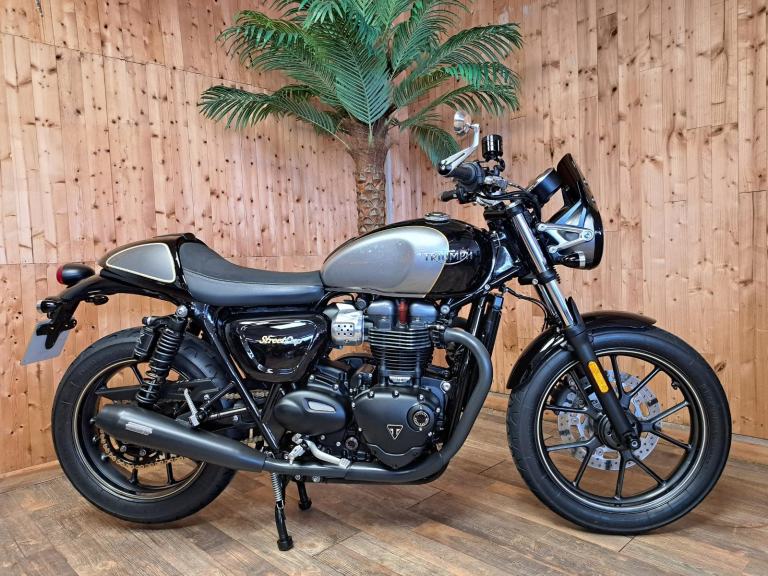 TRIUMPH STREET CUP - 2017 - 8014 MILES - £2K OF GENUINE TRIUMPH UPGRADES