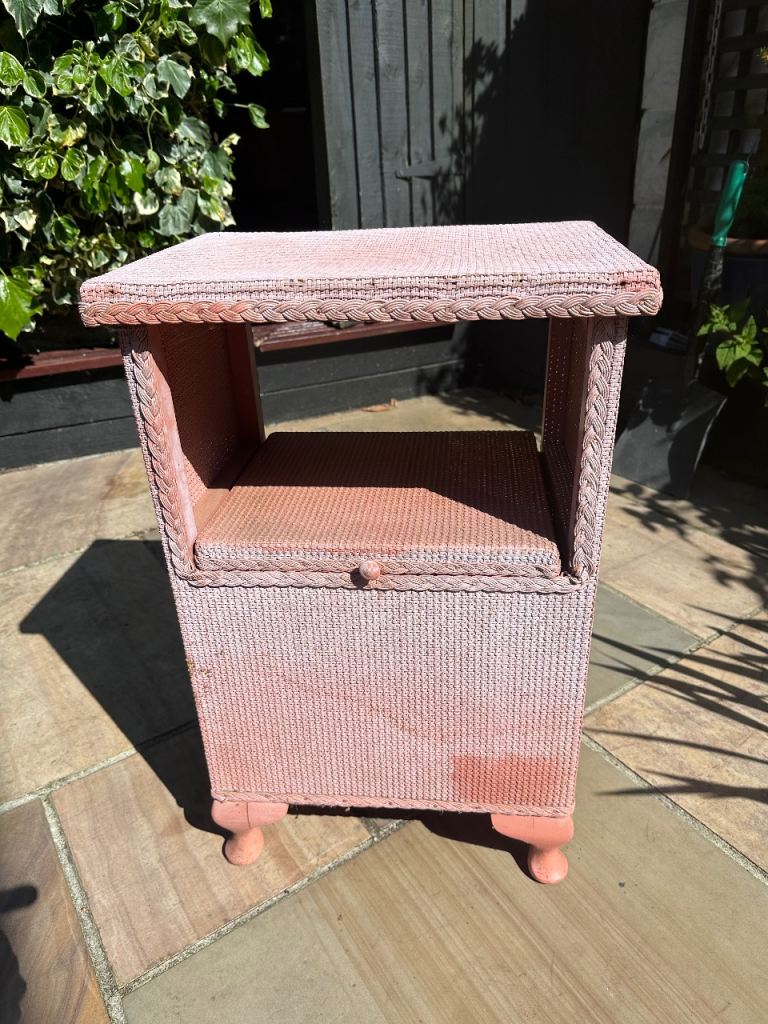 VINTAGE LLOYD LOOM SIDE TABLE ~ IN ORIGINAL CONDITION 