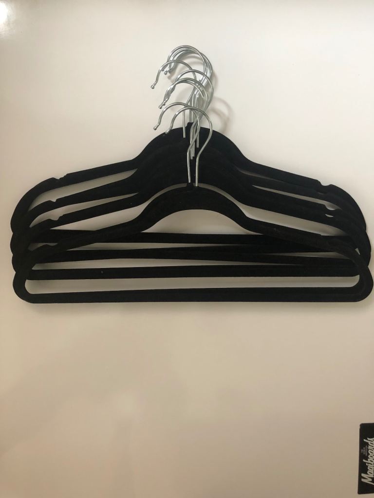 Black Velvet Clothes Hangers - Set of 9 As Good As New Excellent Condition