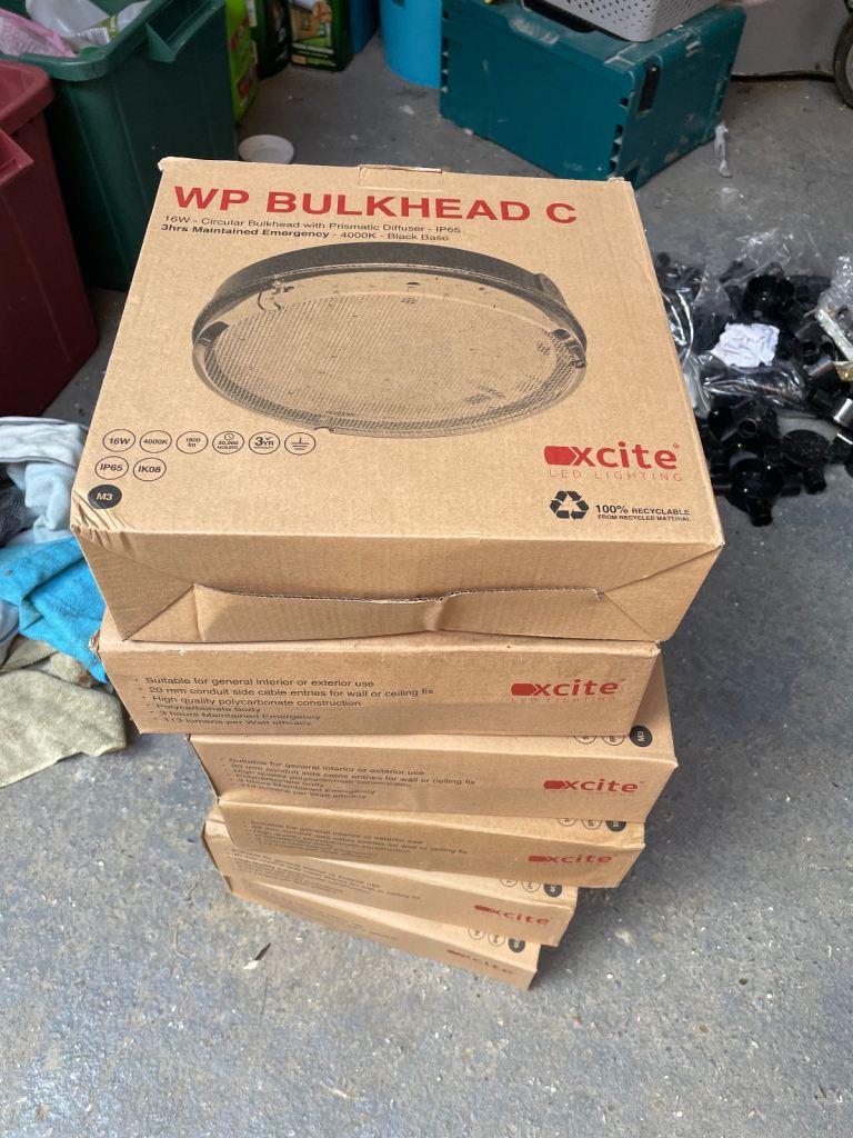  Bulk head lights 