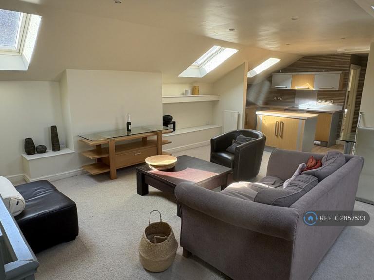 2 bedroom flat in Liverpool Road, Chester, CH2 (2 bed) (#2857633)