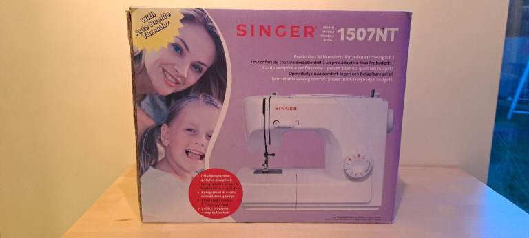 Singer Sewing Machine 