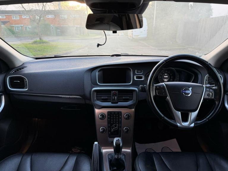 2015 Volvo V40 Cross Country 2.0 D4 Lux Nav Euro 6 (s/s) 5dr HATCHBACK Diesel Manual