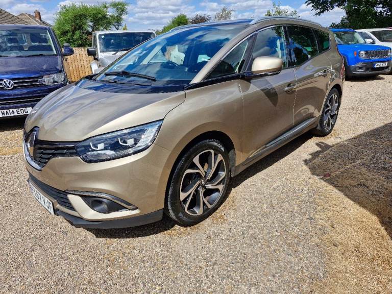 Renault Grand Scenic Signature Nav 7 seater 1.5h dci Hybrid. Great history, MOT March 2027! 2 keys! 
