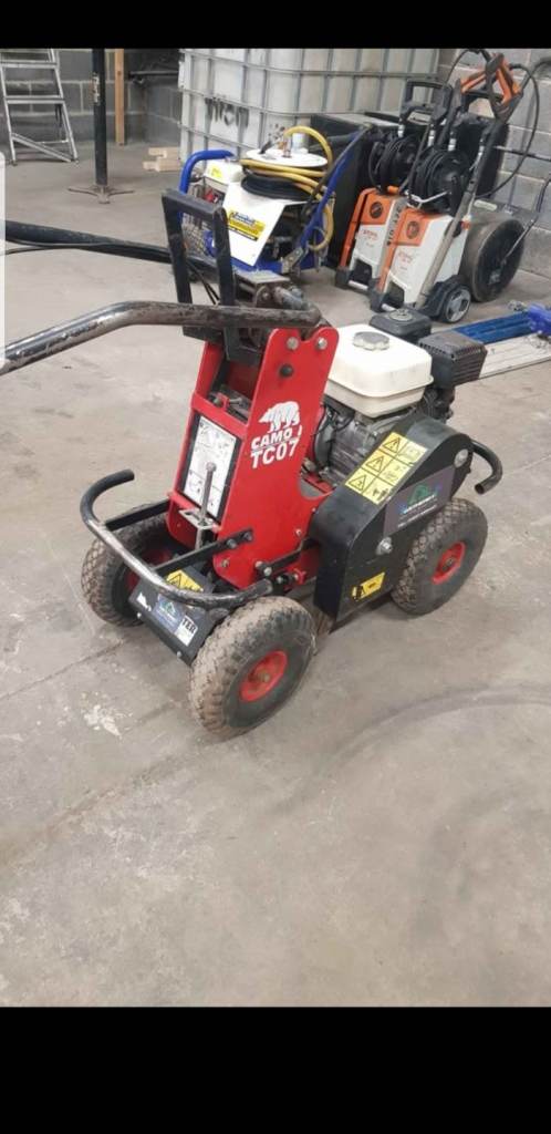 TURF CUTTER IN LEEDS WAKEFIELD BRADFORD WETHERBY TADCASTER LEEDS 