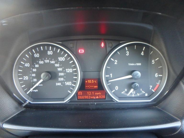 2013 BMW 1 Series 118i Exclusive Edition 2dr CONVERTIBLE Petrol Manual