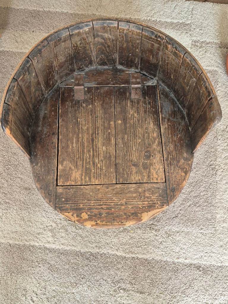 Barrel Seat 43cm diameter 29cm to seat.