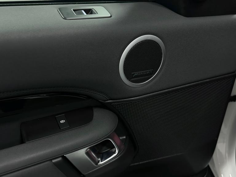 2018 Land Rover Discovery HSE Commercial 3.0 TDV6 Auto ( 258 bhp ) PANEL VAN Diesel Automatic