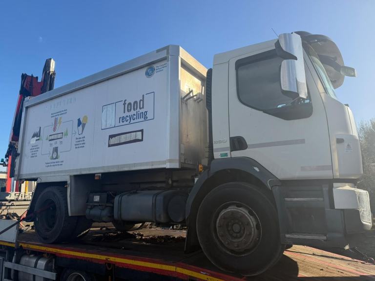 2012 VOLVO FL 290 4X2 INSULATED FOOD WASTE BODY (GL12 OXU)