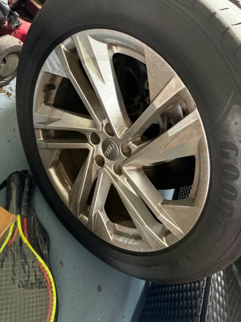 Q7 alloy trims tyres