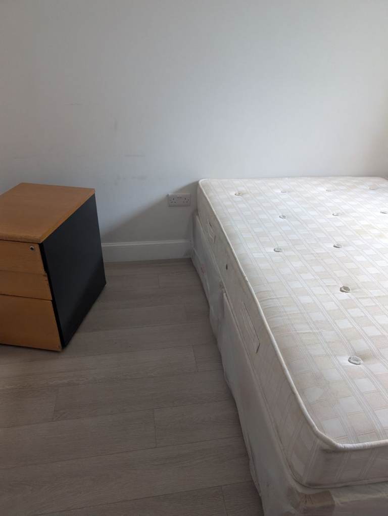 a room for 1 person 