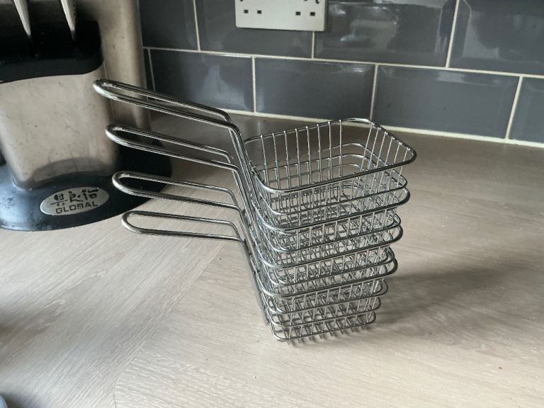 Set of 4 Mini Frying Baskets – Silver, As Good As New