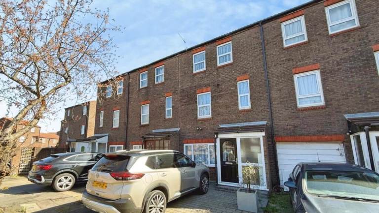5 bedrooms house Company let
