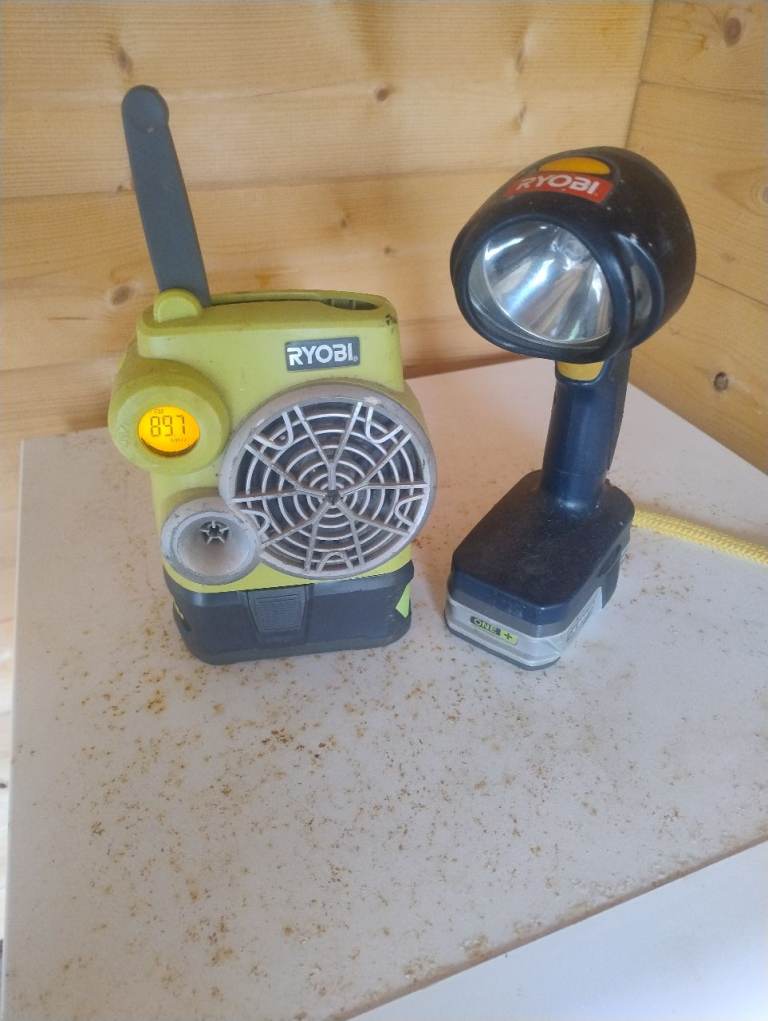 Ryobi FM radio & torch 