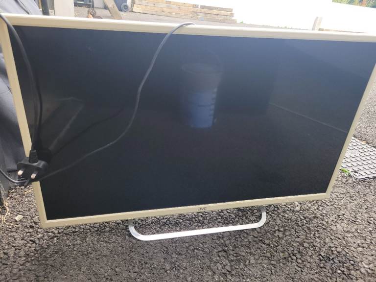 JVC Flat Screen TV - Good Condition