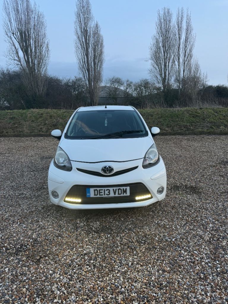 Toyota, AYGO, Hatchback, 2013, Manual, 998 (cc), 5 doors
