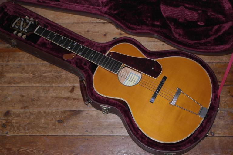 2016 Epiphone Masterbilt Century Zenith acoustic with original case