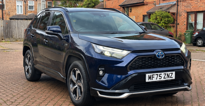 Toyota RAV4 - Plug-In Hybrid PCO UBER HPI clear