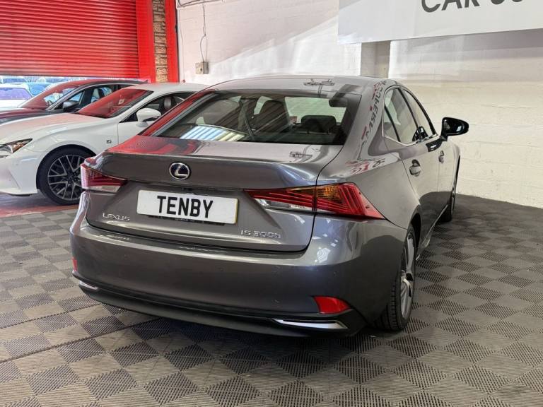 2018 Lexus IS 300h Executive Edition 4dr CVT Auto SALOON PETROL/ELECTRIC Automatic