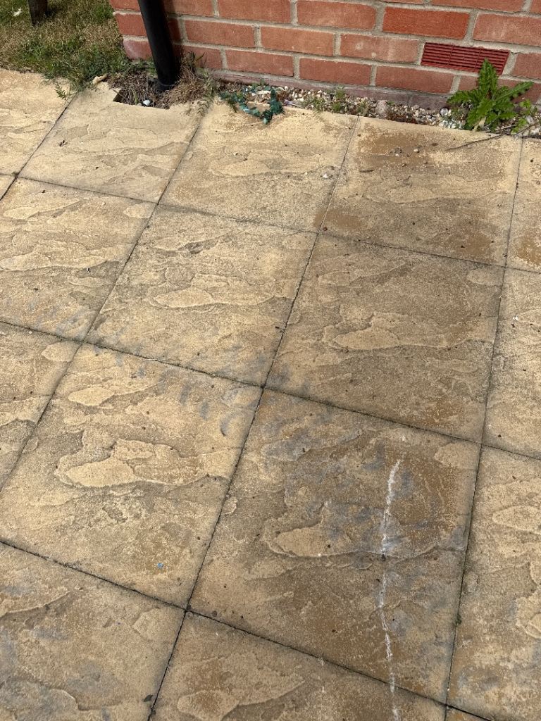 Free paving slabs to collect from Chelmsford 