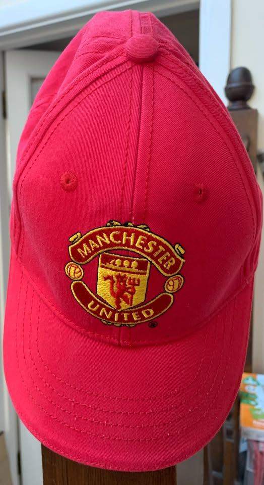 	 AUTHENTIC MANCHESTER UNITY FC CAP - JUNIOR SIZE - RED