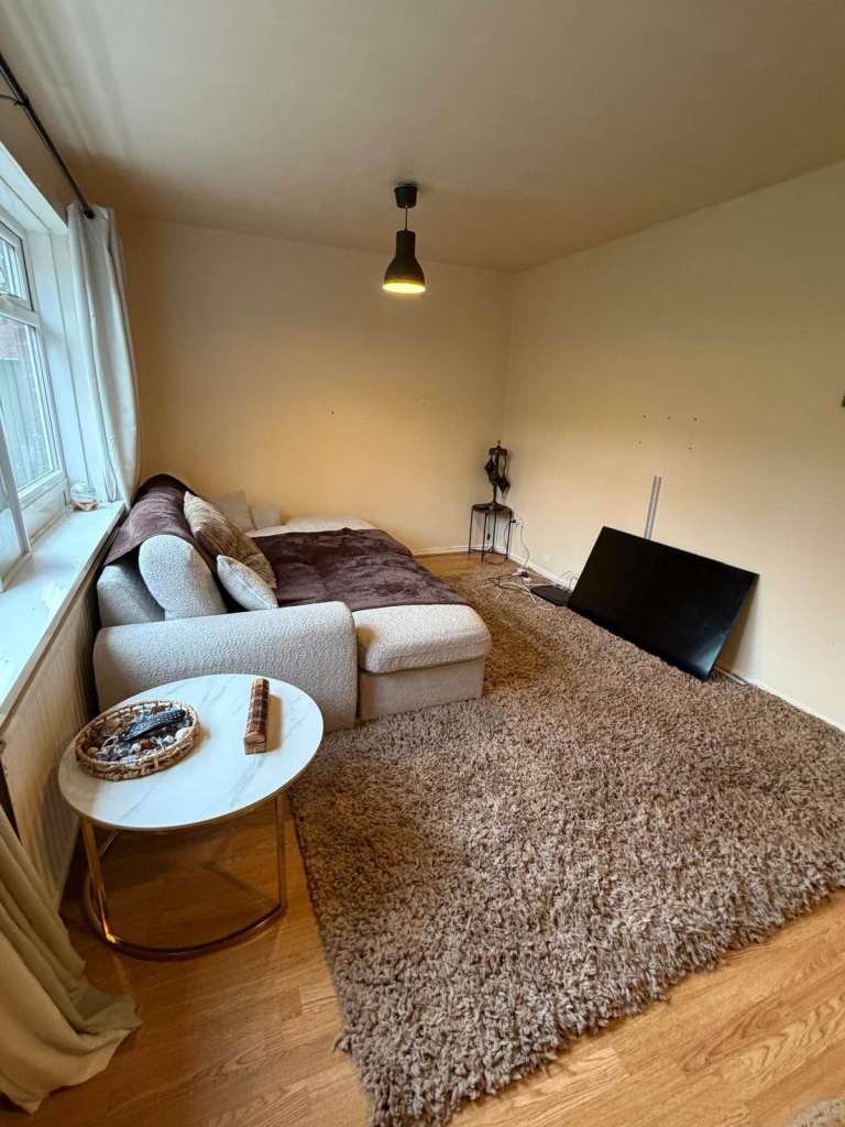 2 BEDROOMS HOUSE AVAILABLE IN HOLDERS GARDENS - MOSELEY B13 