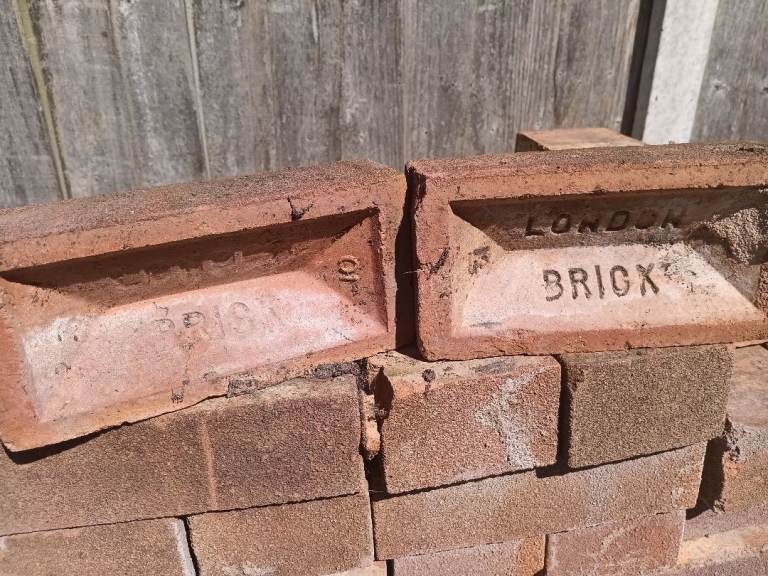 250+ x London Bricks