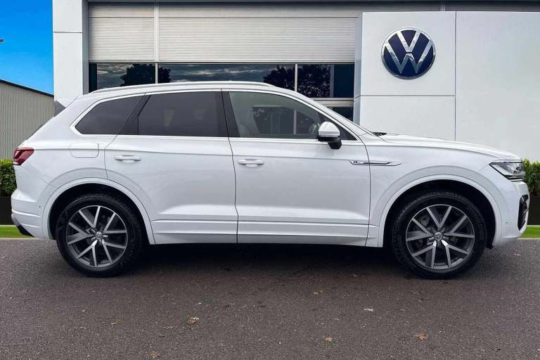 2018 Volkswagen Touareg 3.0 V6 TDI 4Motion R-Line Ã¢Â­Â14 way power adjustment, Innovation cockp...