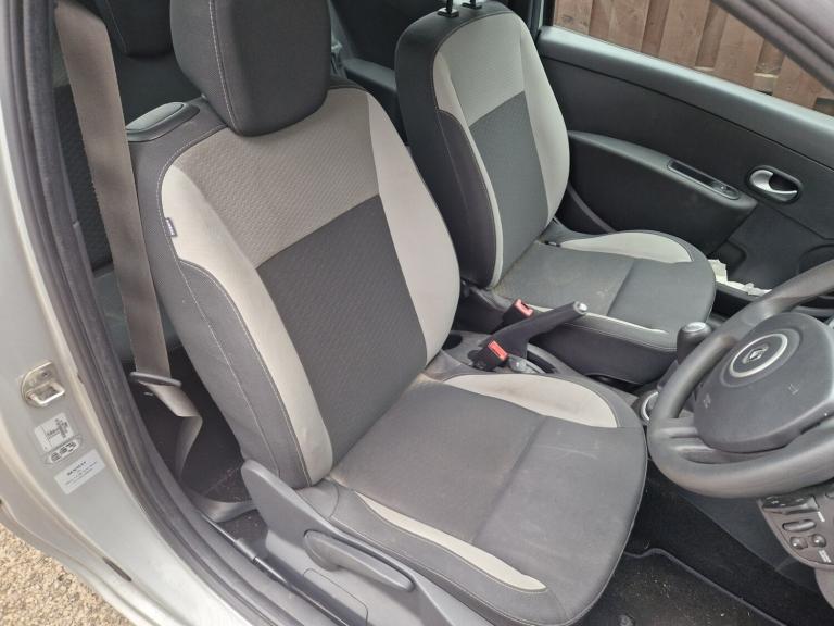 2011 Renault Clio 1.2 16V I-Music 3dr HATCHBACK Petrol Manual