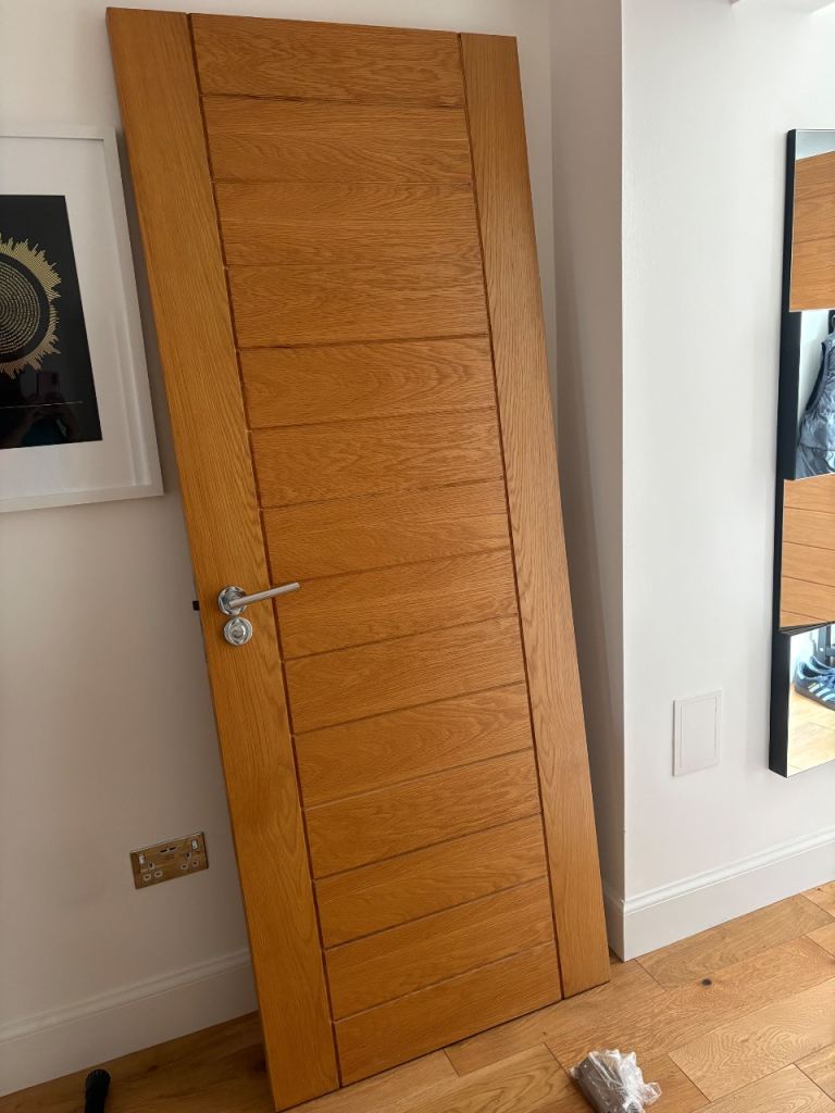 Solid oak door with lock 