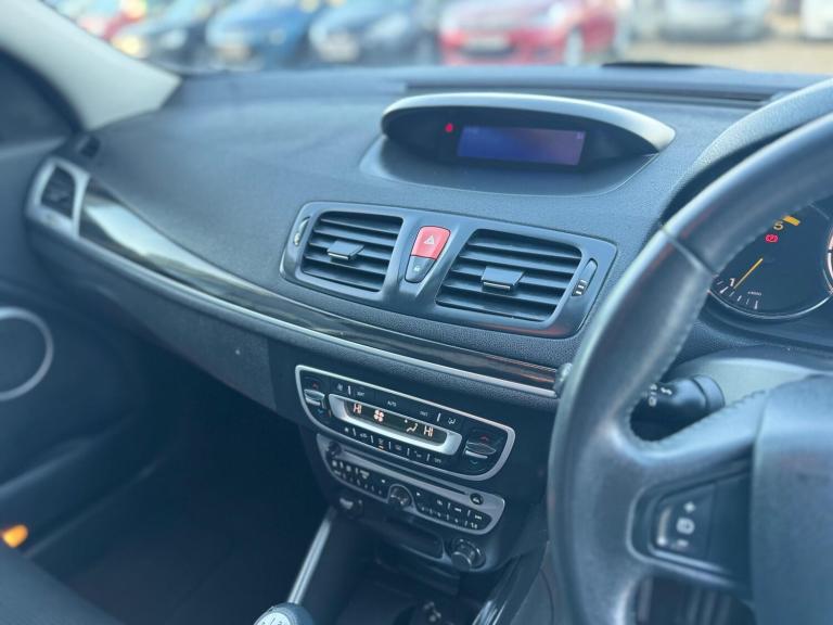 2009 Renault Megane 1.9 dCi Privilege Euro 4 5dr HATCHBACK Diesel Manual