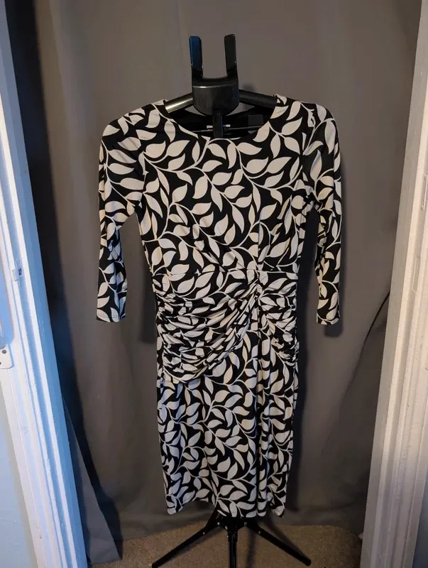Laura Ashley Black White Leaf Print Ruched Wiggle Bodycon Dress 8 UK Vintage