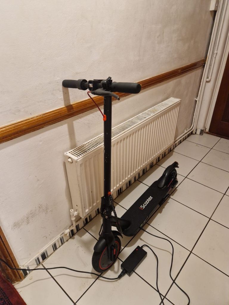 I9 Electric scooter, mint condition