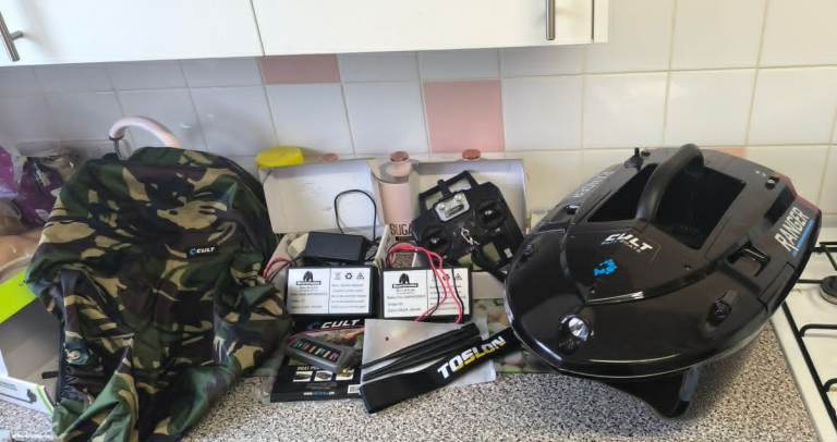 CULT RANGER BAIT BOAT WITH EXTRAS